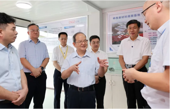 大力發(fā)展 大有可為丨廣西壯族自治區(qū)黨委書(shū)記鹿心社調(diào)研中偉南部產(chǎn)業(yè)基地